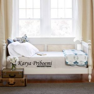 Bale Bale Rotan Duco Putih