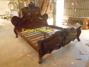 Tempat Tidur Clarisa