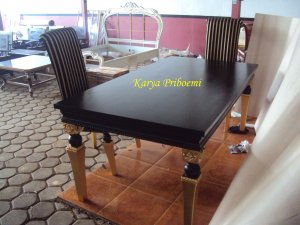 Meja Makan Model Italy