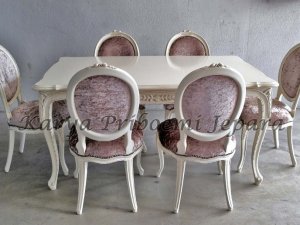 Meja Makan French Louis Ukir